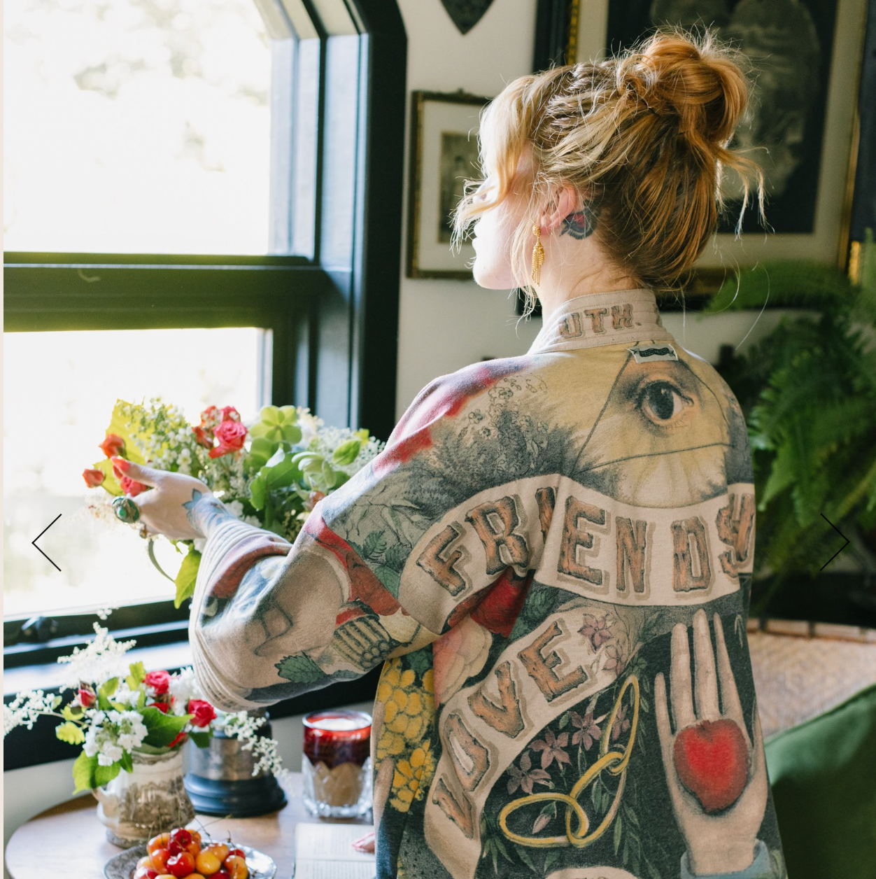 Market of Stars ..... Friendship Love & Truth cropped kimono
