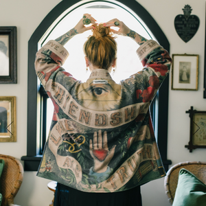 Market of Stars ..... Friendship Love & Truth cropped kimono