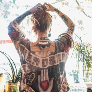 Market of Stars ..... Friendship Love & Truth cropped kimono