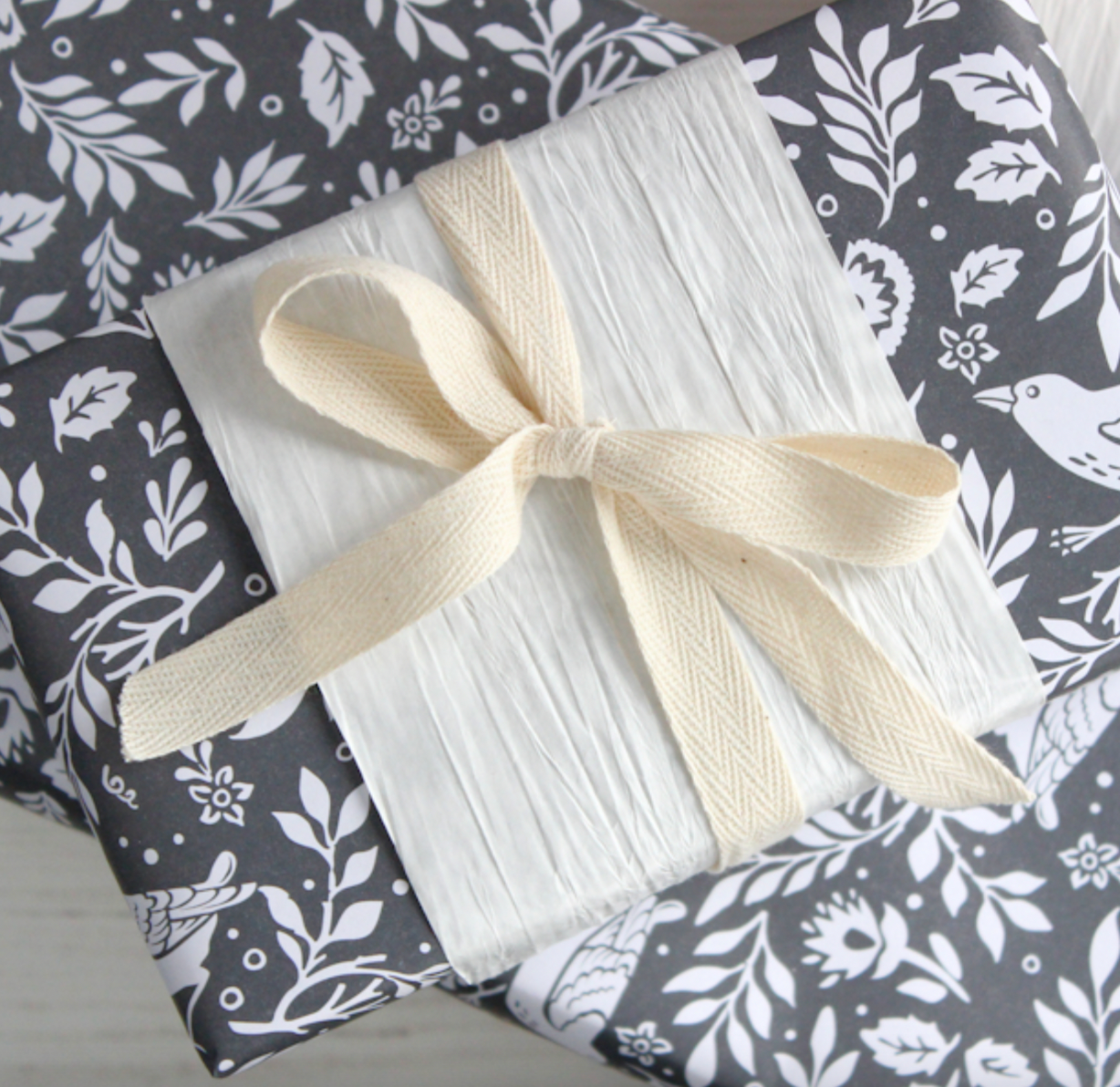 birdlife wrapping paper